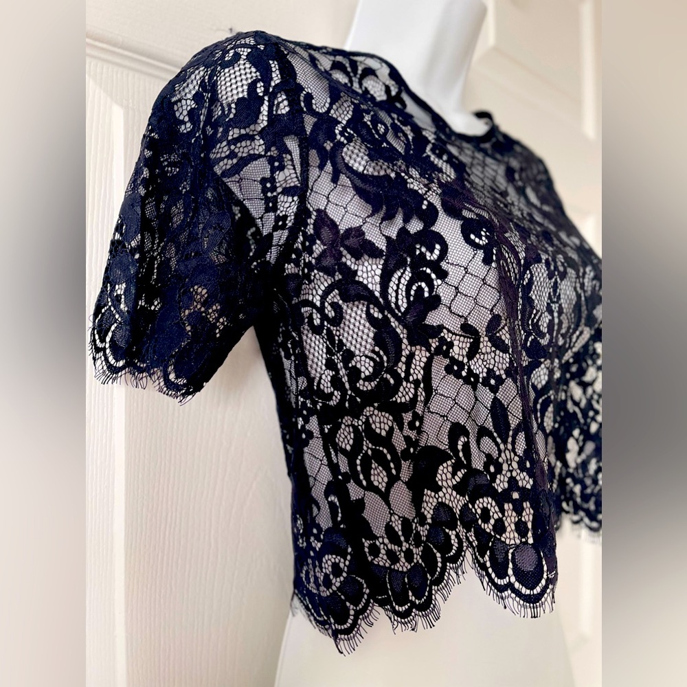 💕NWT💕 Forever 21 junior women black lace crop top. Size S - Picture 2 of 5